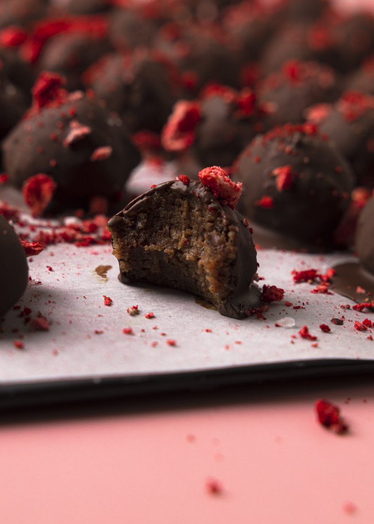 Chocolate Energy Balls_04_5x7